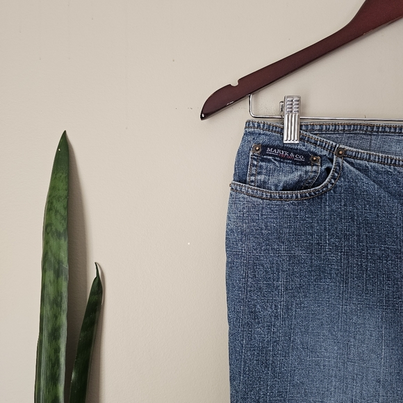 MARY K & Co | Midwash Lowrise Vintage Crop Denim Jeans - Picture 4 of 7